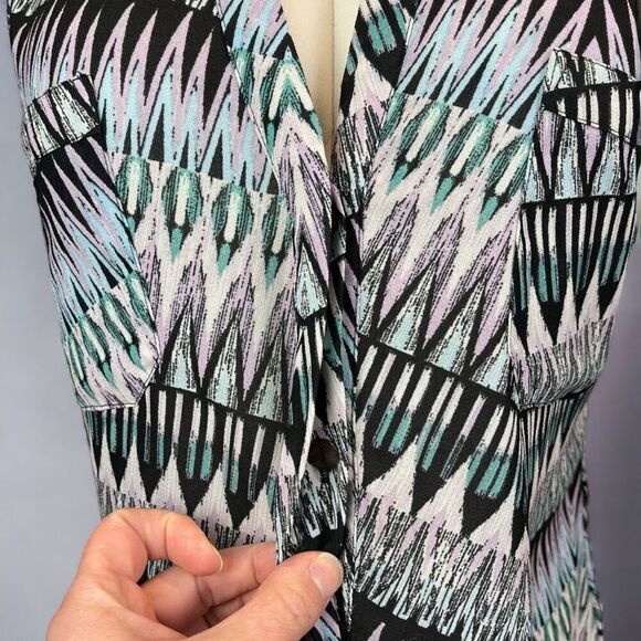 SANCTUARY Play Tribe Print Sleeveless Blouse | EUC | Medium - Picture 3 of 9